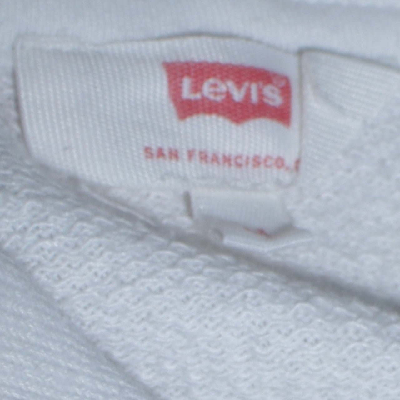 Levi's Men's White Pullover Hoodie Medium Graphic Logo Sweatshirt