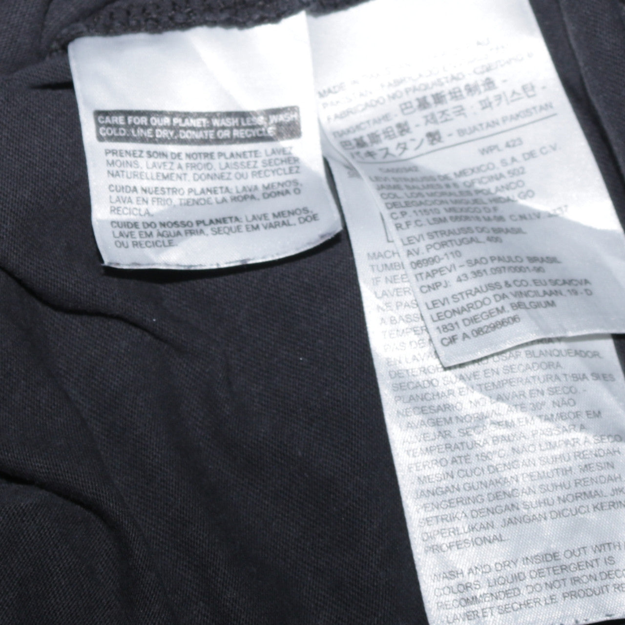 Levi’s Men Black Medium Crew Neck Short Sleeve Logo Cotton T-Shirt