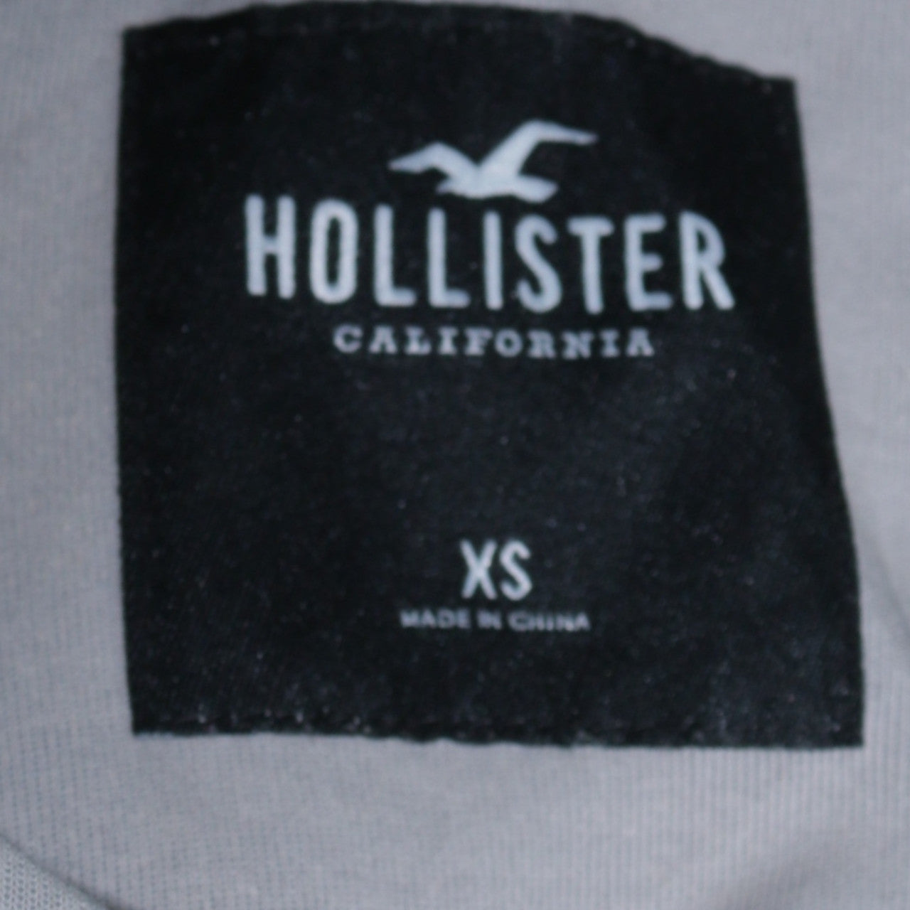 Hollister Men’s Grey Pullover Hoodie XS Lightweight Logo Sweatshirt
