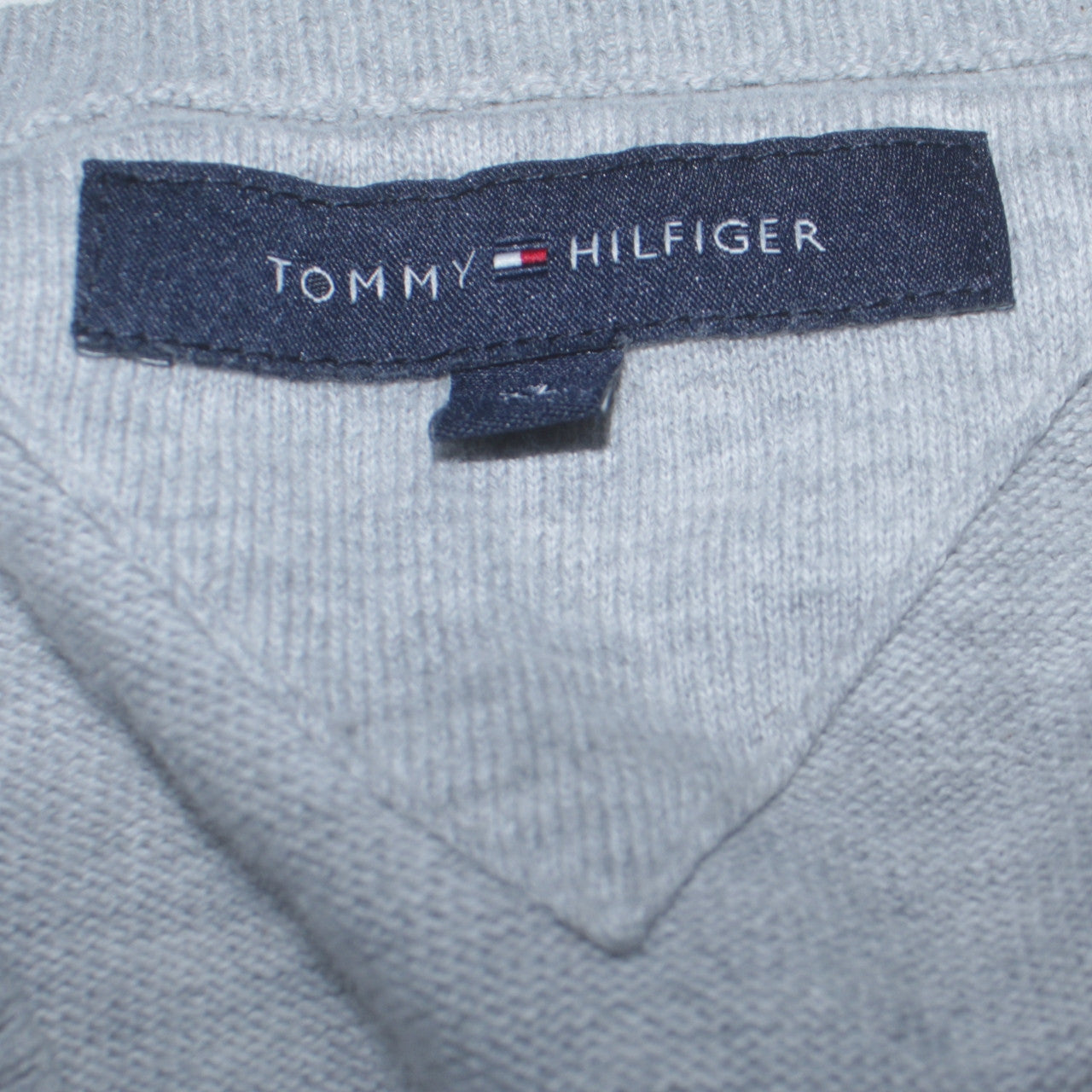 Tommy Hilfiger Men's Grey V-Neck Cotton Jumper Size M