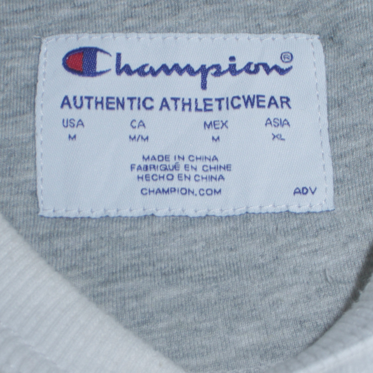 Champion Men's White Pullover Sweatshirt Size M Crew Neck Fleece