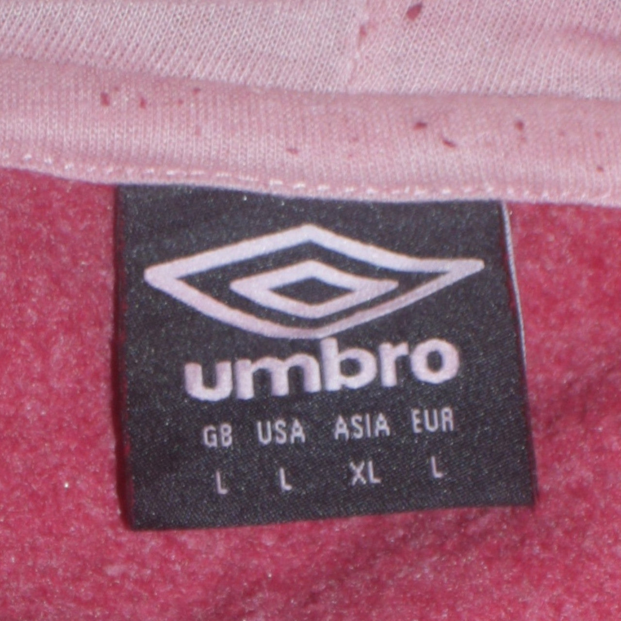 Umbro Men's Red Pullover Hoodie L Fleece Sportswear Sweatshirt
