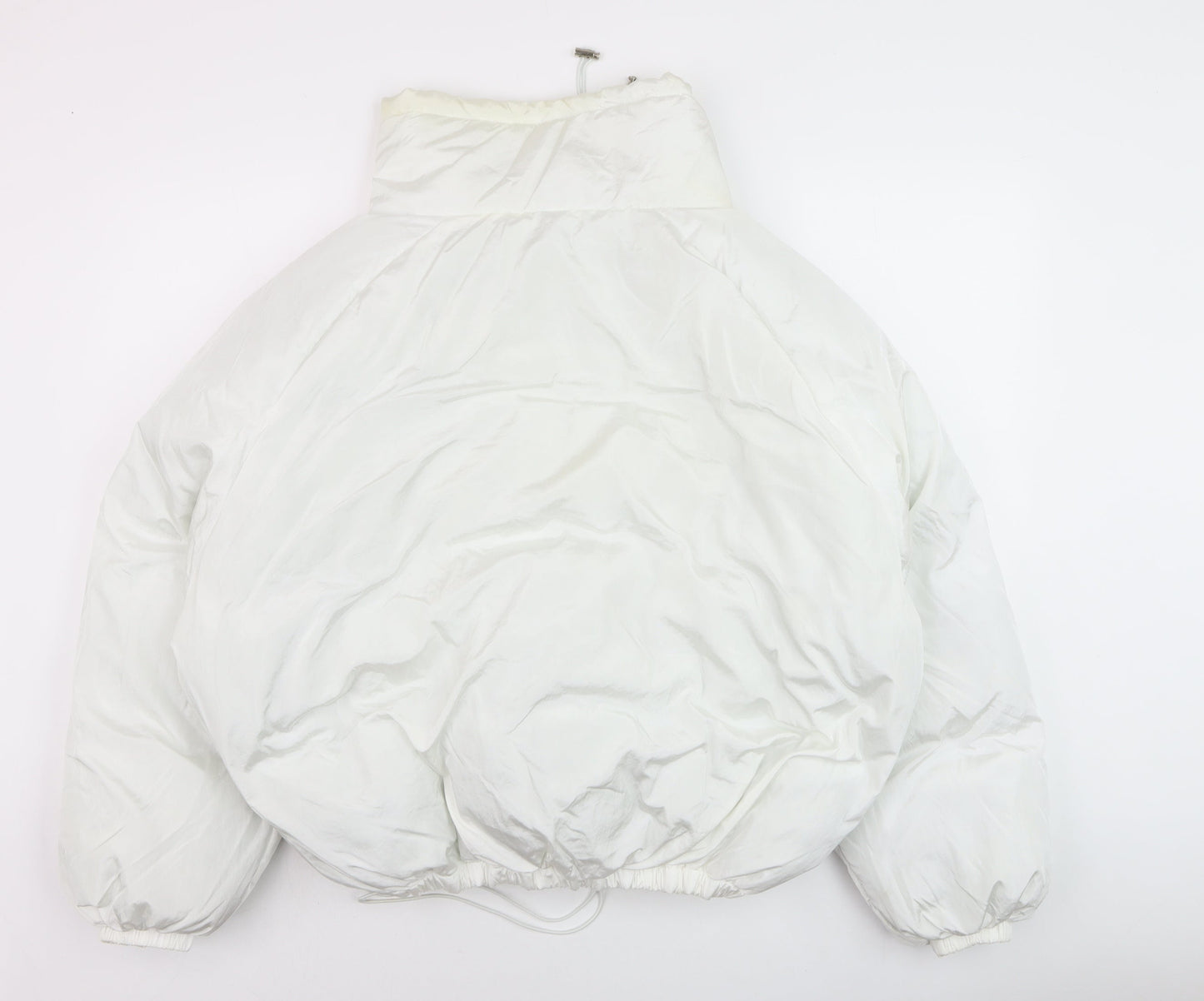 PrettyLittleThing Women’s Petite White Cropped Puffer Jacket UK 2