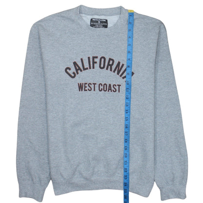 Back view of PRETTYLITTLETHING Women’s Grey California West Coast Pullover Sweatshirt, size S