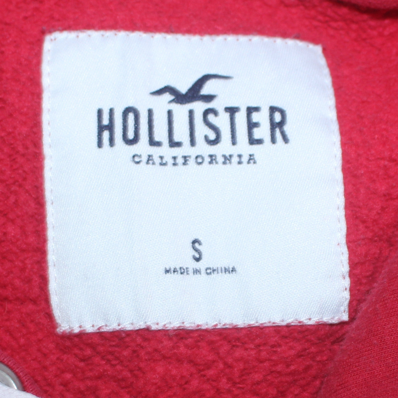 Hollister Men's Red Pullover Hoodie Small Logo Fleece Sweatshirt