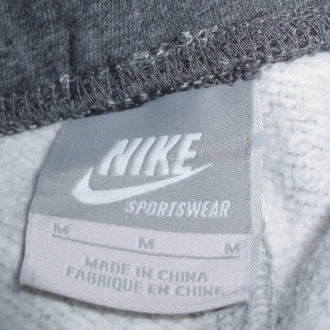 Nike Men’s Grey Pullover Sweatshirt M Regular Fit Sportswear