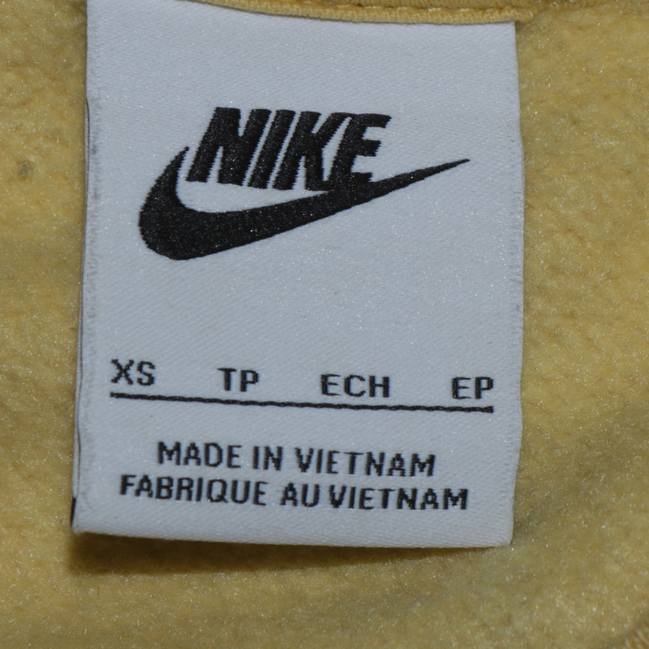 Nike Men's Yellow XS Pullover Crew Neck Fleece Sweatshirt