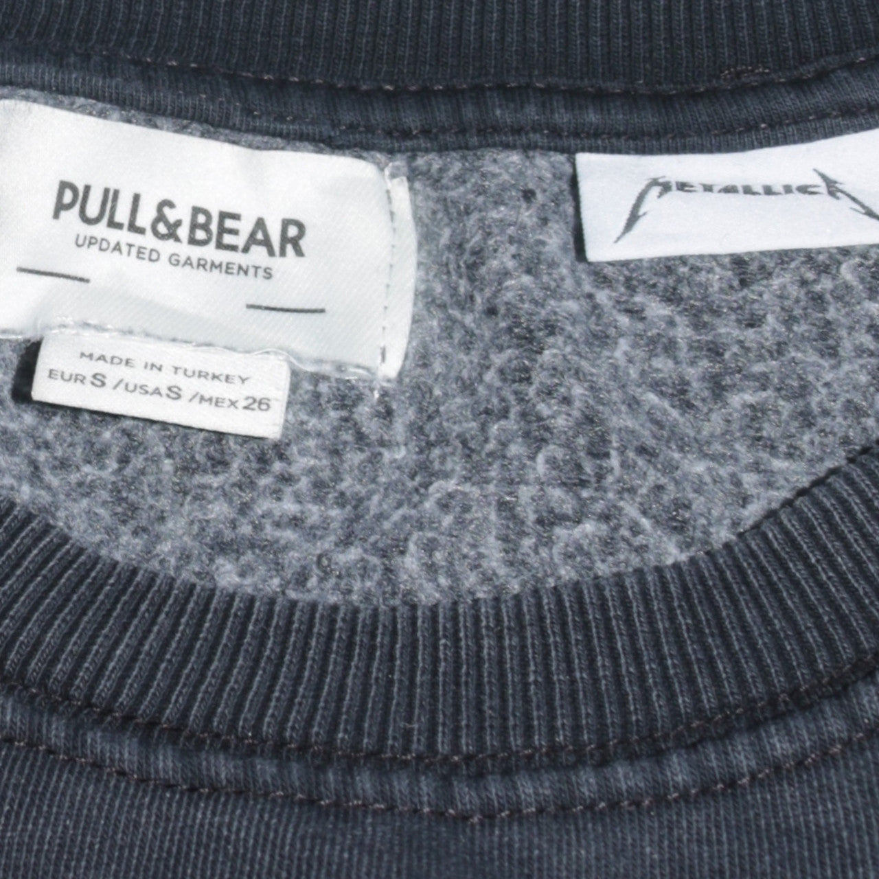 Pull&Bear Men's Black Graphic Metallica Pullover Sweatshirt S