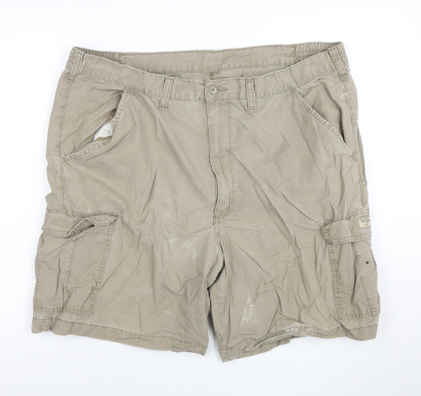 Wrangler Men's Beige Cargo Shorts Size 42 Cotton Casual Wear