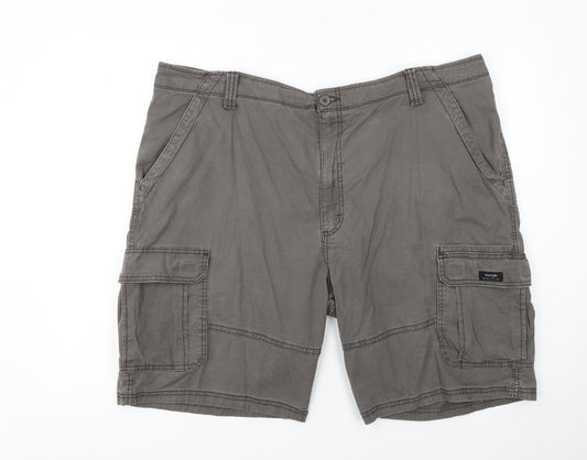 Wrangler Men's Grey Relaxed Fit Cargo Shorts Size 42