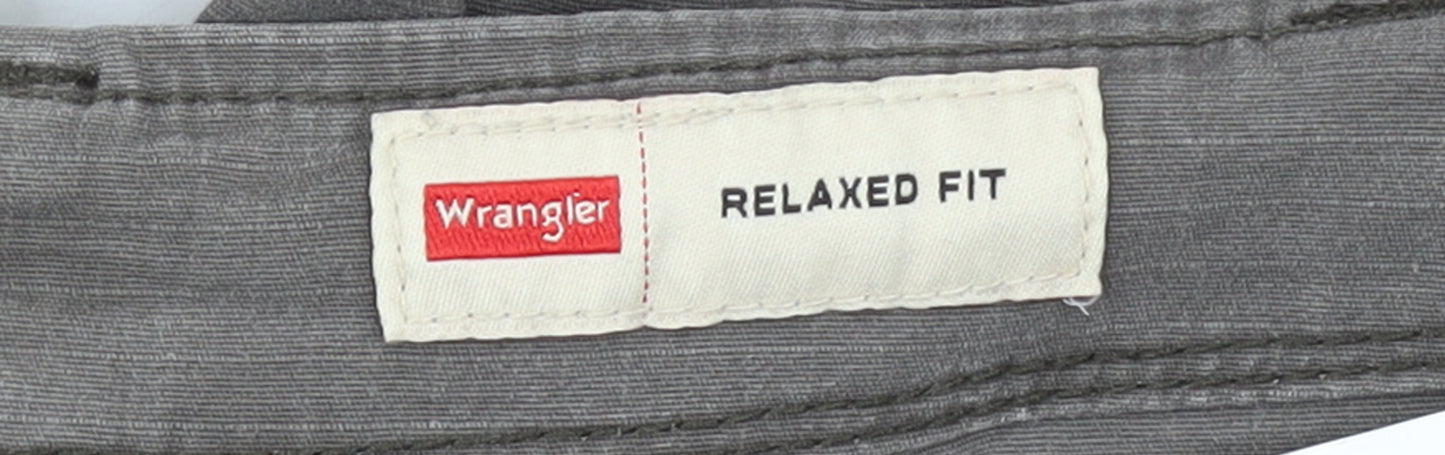 Wrangler Men's Grey Relaxed Fit Cargo Shorts Size 42