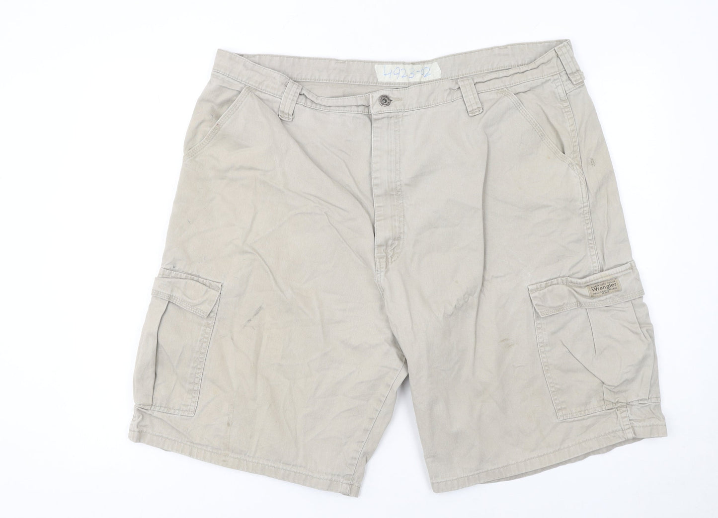 Wrangler Men's Beige Cargo Shorts Size 40 Cotton Canvas Casual