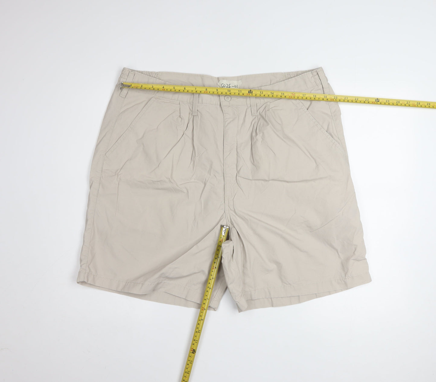 Wrangler Hero Originals Men's Beige Chino Shorts Size 42 Cotton