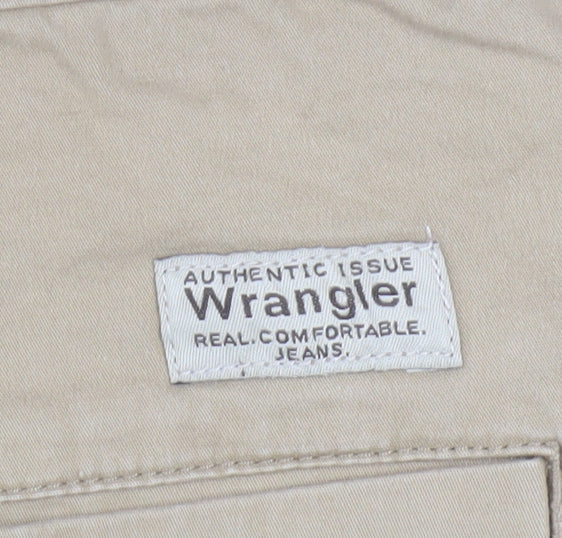 Wrangler Men's Beige Chino Shorts Size 42 Regular Cotton Stretch