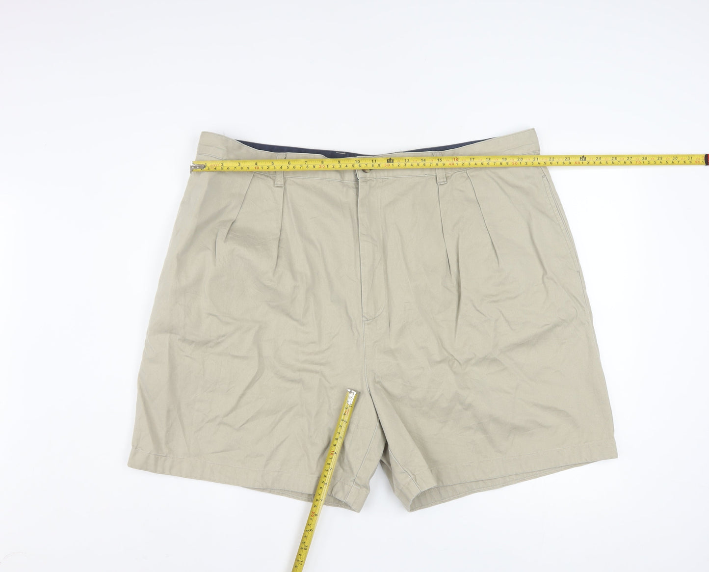 Tommy Hilfiger Men’s Beige Chino Shorts Size 44 Pleated Cotton