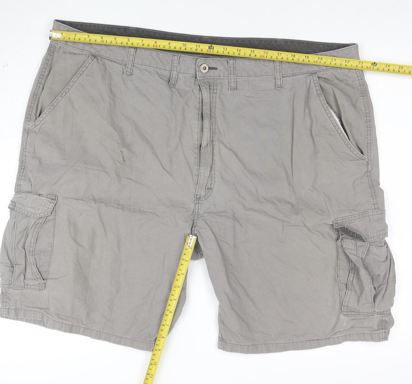 Wrangler Men’s Grey Cotton Cargo Shorts Size 46 Regular Fit