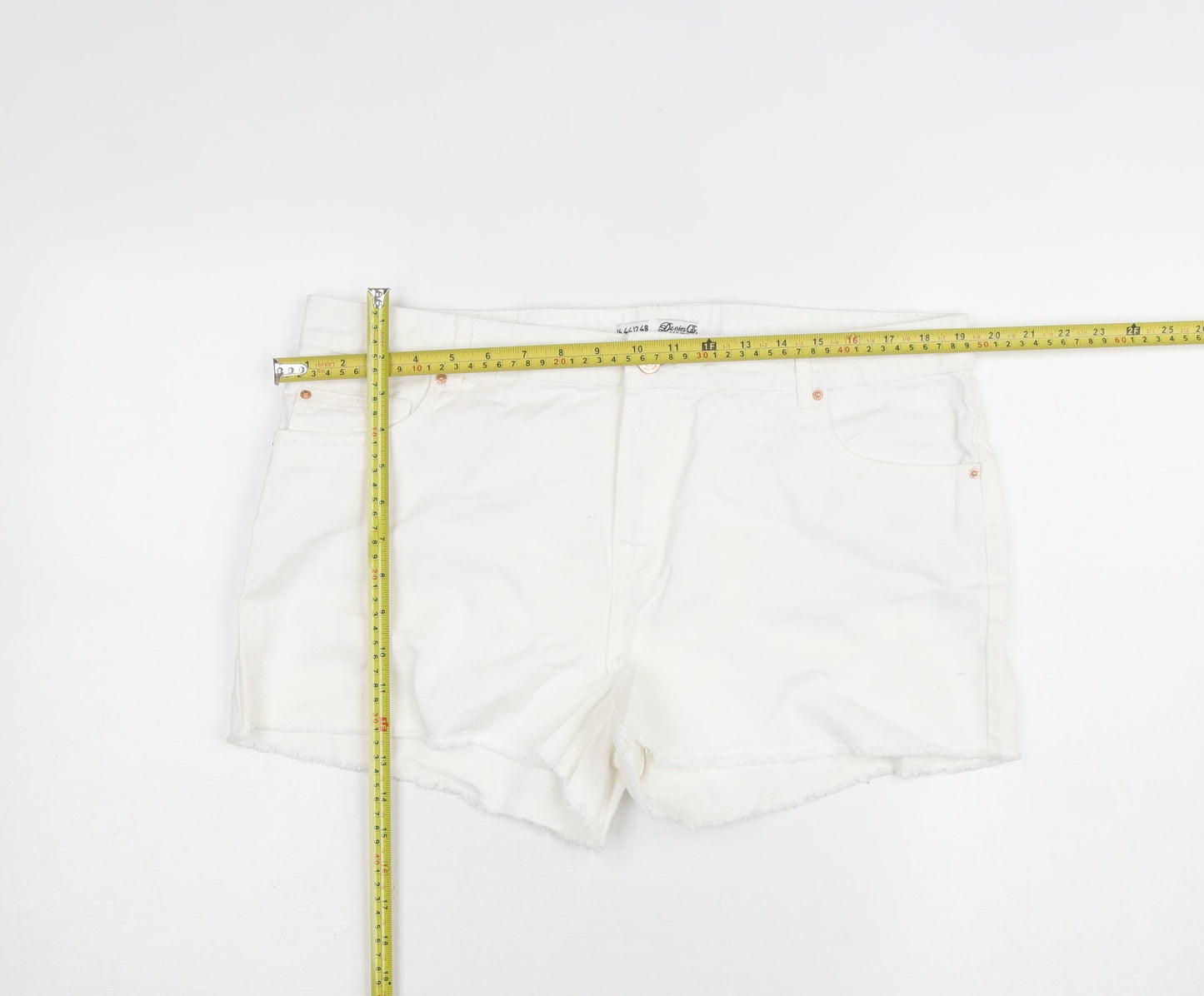 Denim Co Women White Cotton Cut-Off Shorts Size 16