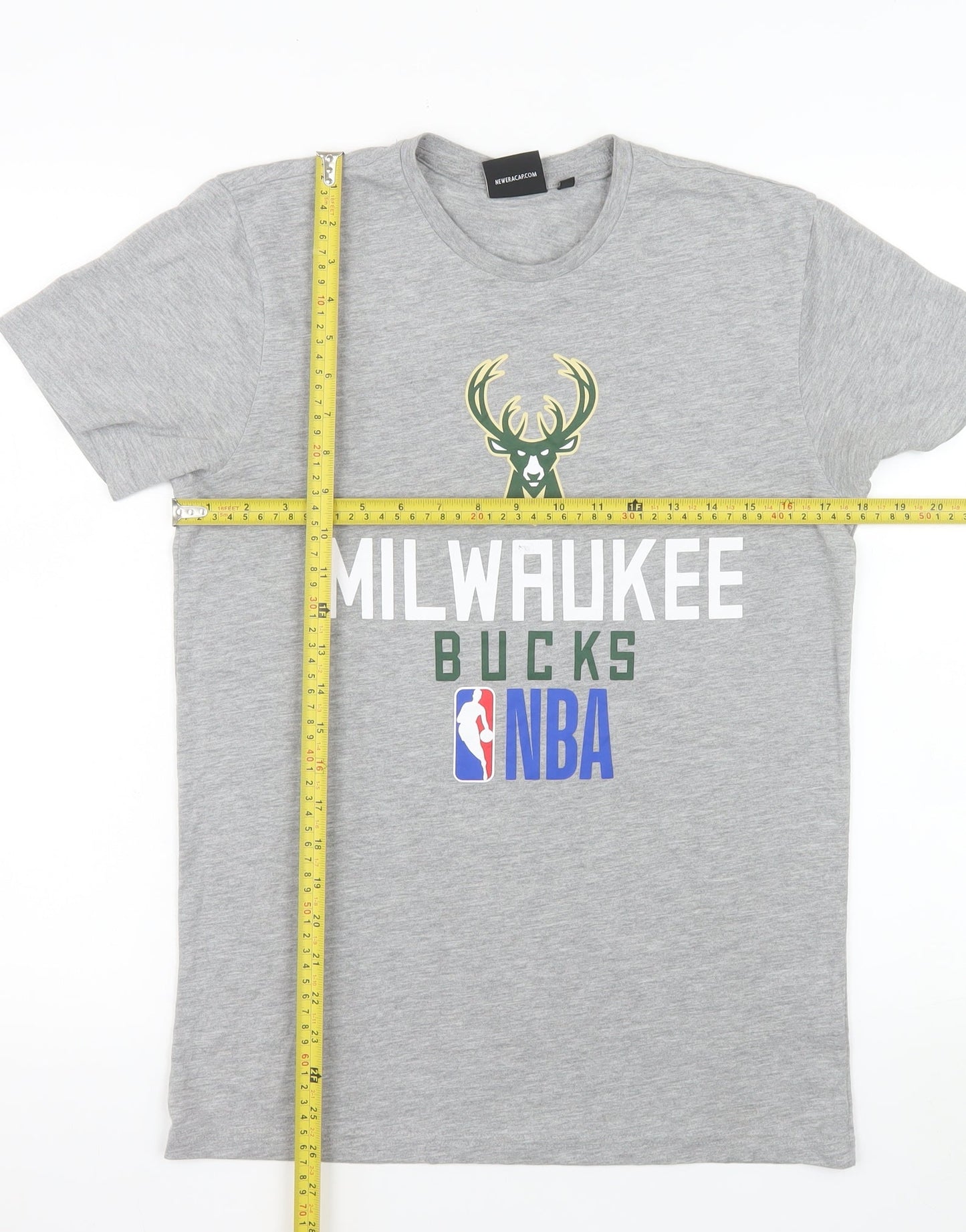 New Era Men's Grey Milwaukee Bucks NBA Graphic T-Shirt XS