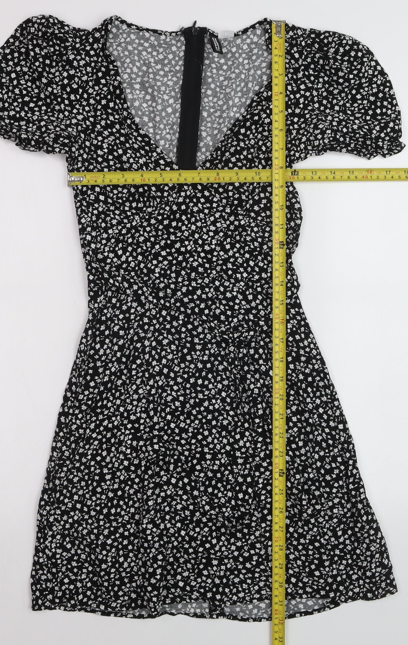 DIVIDED Women’s Black Floral Short A-Line Puff Sleeve Dress Size 4
