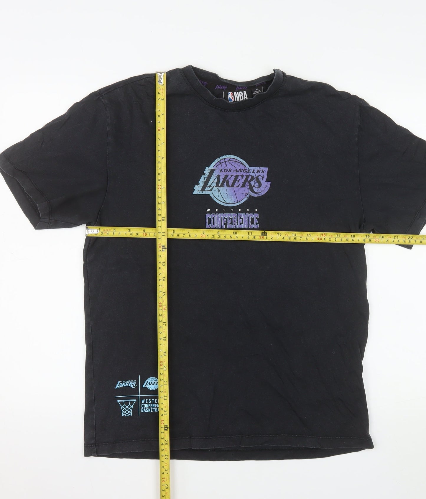 NBA Los Angeles Lakers Men's Black XS Graphic Basketball T-Shirt