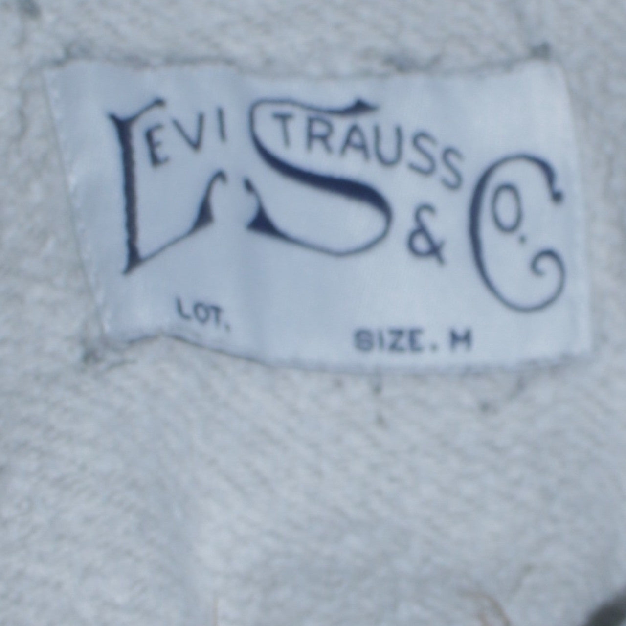 Levi's Men's Grey Pullover Hoodie Medium Logo Fleece Sweatshirt