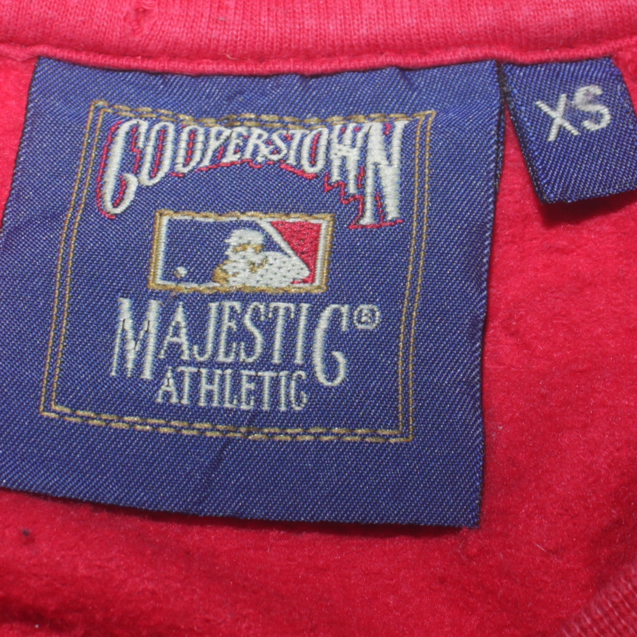 Majestic Men's Red Crew Neck Sweatshirt XS Sports Graphic Pullover