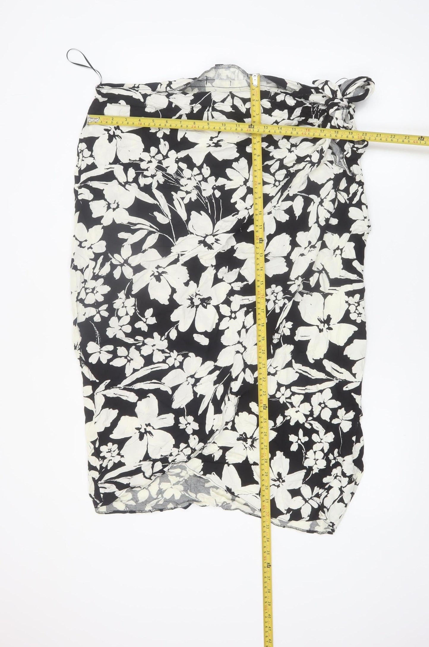New Look Womens Black Floral Wrap Knee Length Skirt Size 20