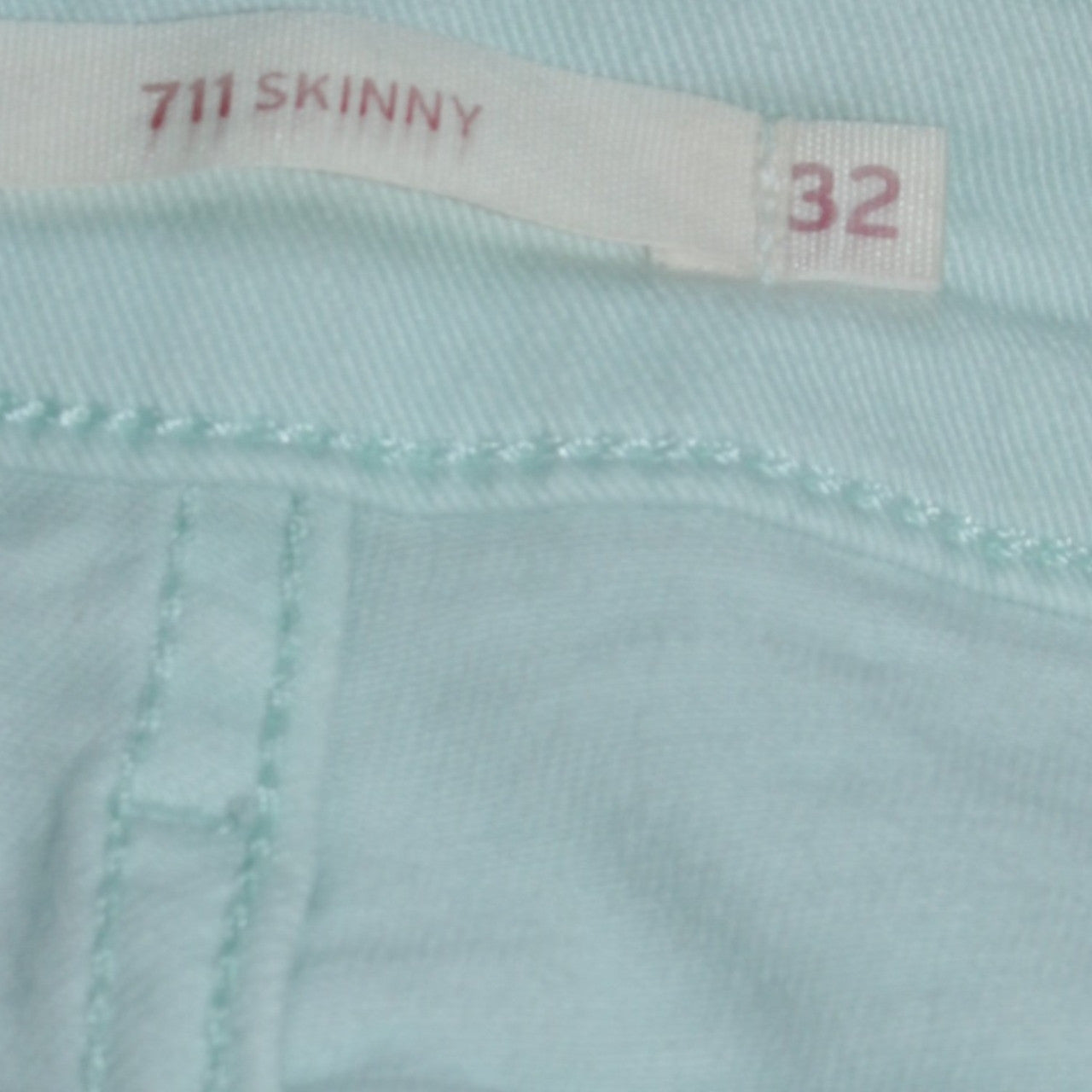 Levi’s 711 Skinny Women’s Blue Denim Jeans Size 32 Mid Rise Stretch