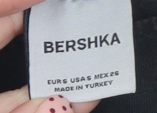 Bershka Women Black Cropped Long Sleeve Seoul Graphic T-Shirt Size S