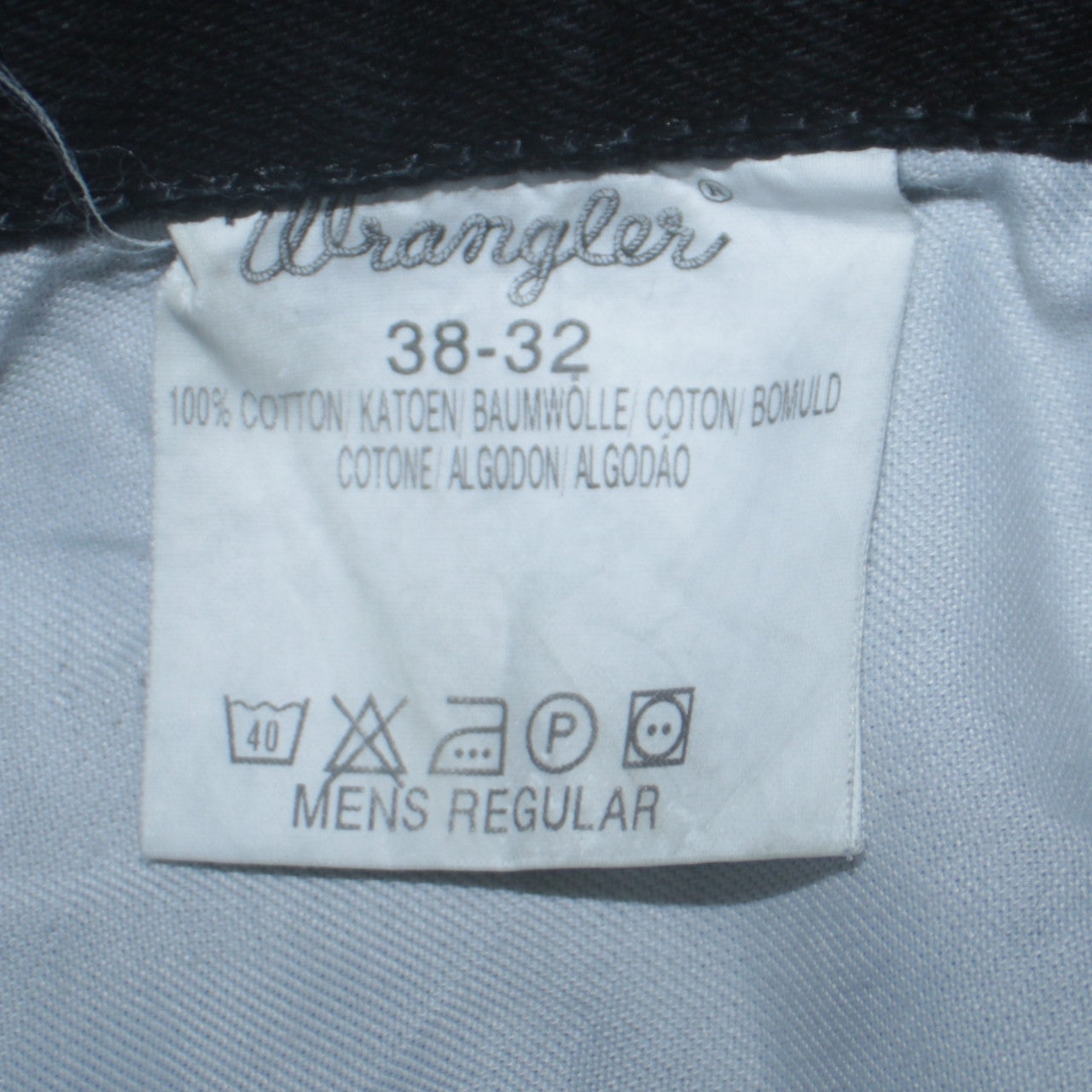 Wrangler Men's Black Regular Fit Straight Jeans 38x32