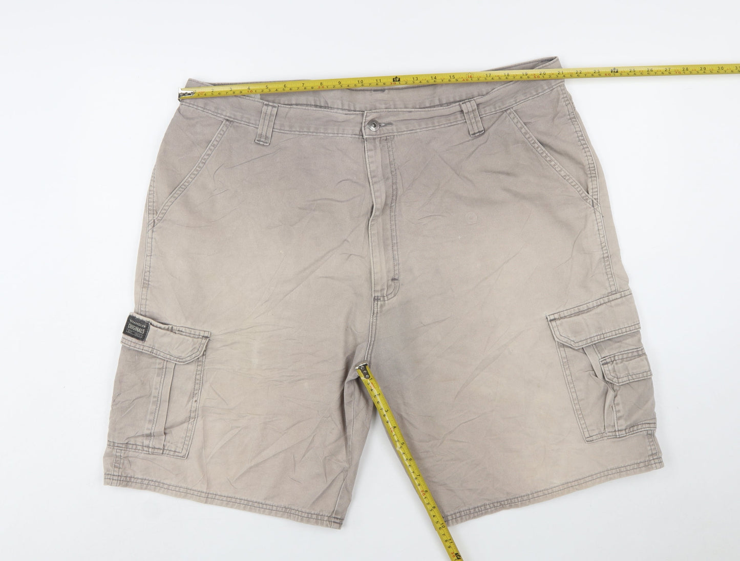 Wrangler Originals Men's Beige Cargo Shorts Size 42 Cotton Canvas