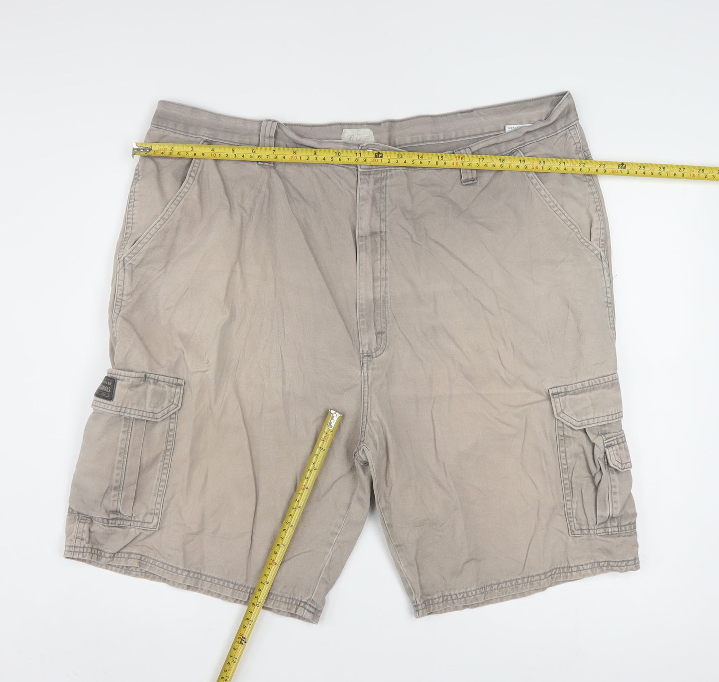 Wrangler Men's Beige Cargo Shorts Size 42 Regular Cotton Workwear