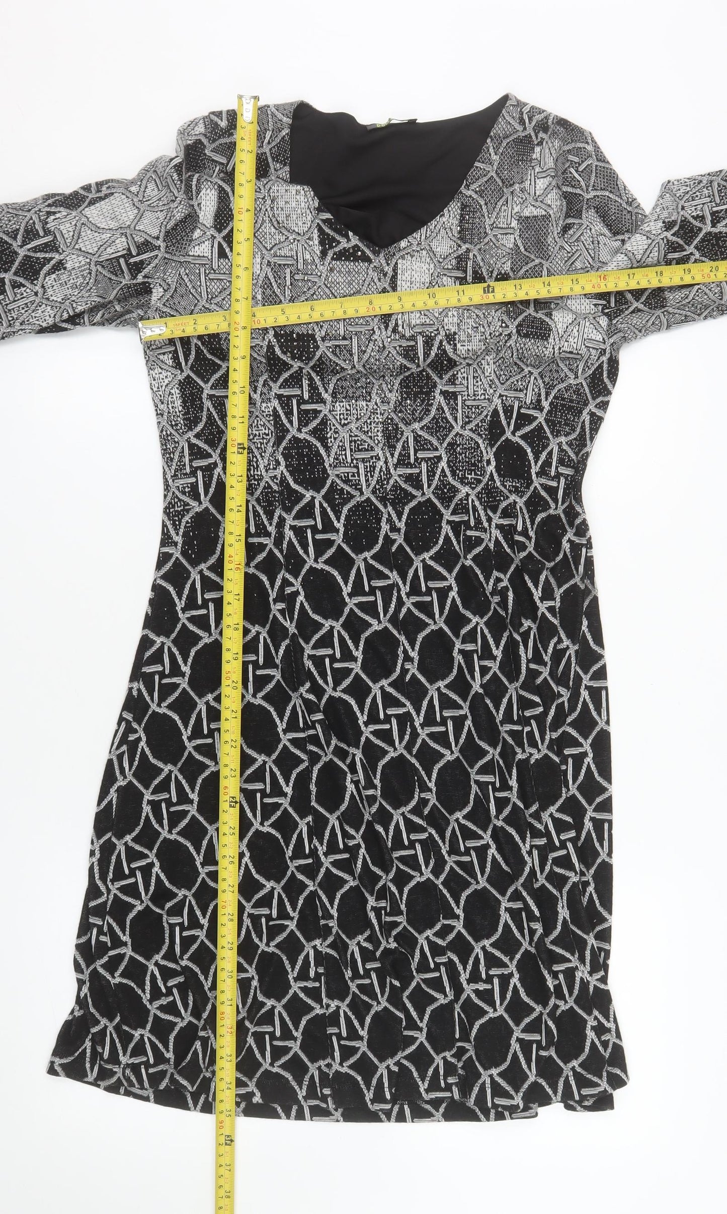 Dolcezza Women Black Geometric Shift Dress Size S 3/4 Sleeve V-Neck