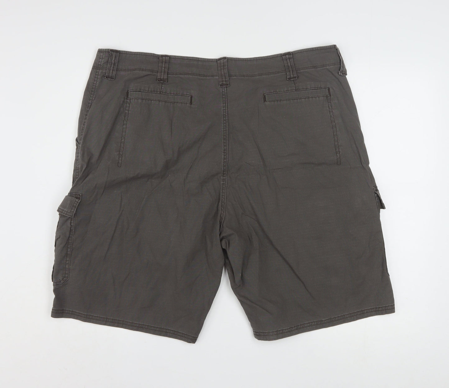 Wrangler Men Grey Cargo Shorts Size 42 Relaxed Fit Cotton Blend
