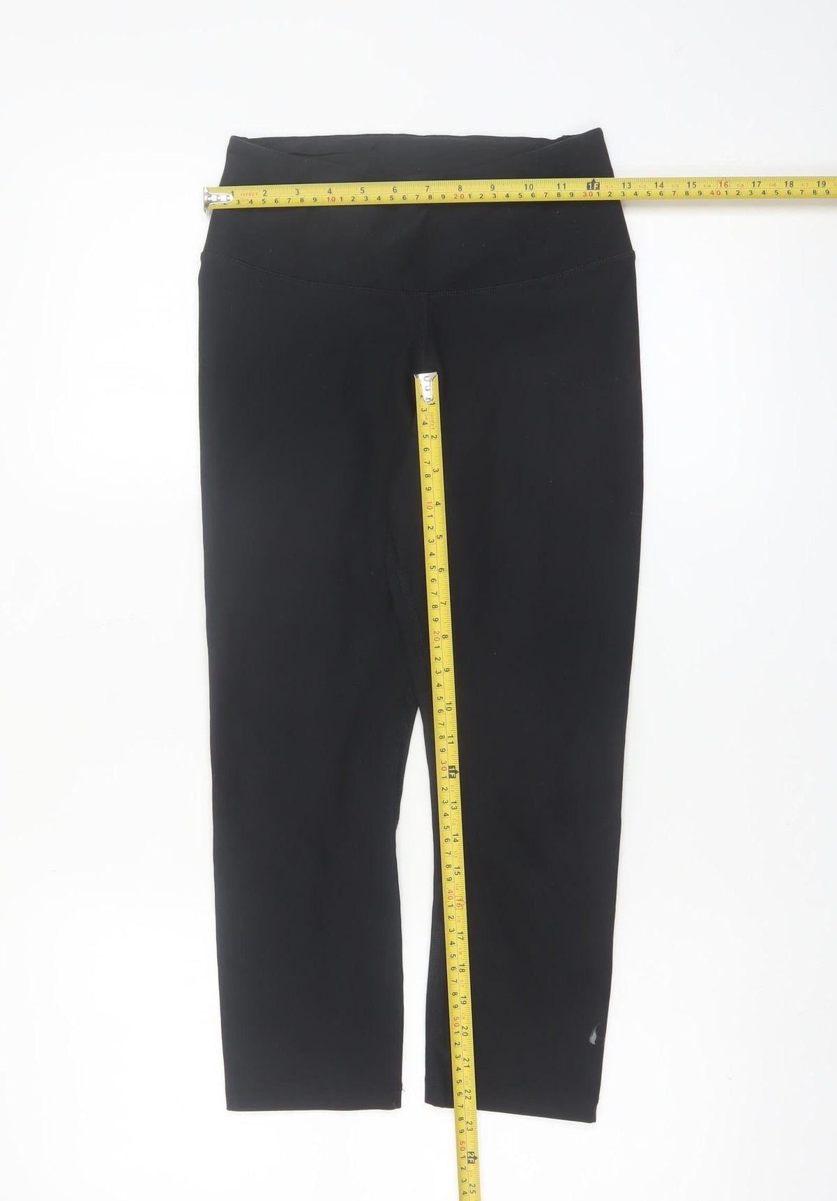 Nike Dri-FIT Black Capri Leggings Women’s Size S Moisture Wicking Activewear