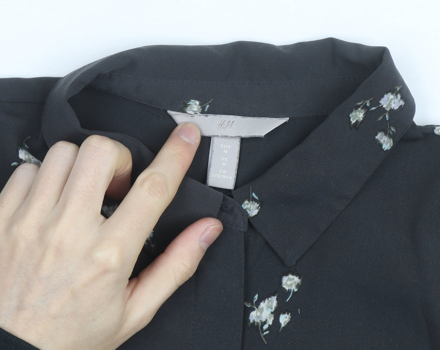 H&M Womens Black Floral Collared Blouse Size M Long Sleeve Work Top