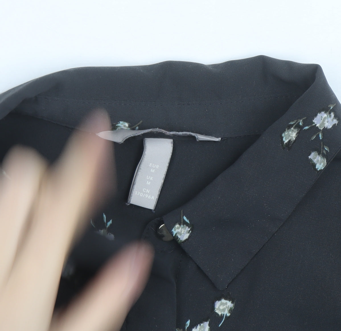 H&M Womens Black Floral Collared Blouse Size M Long Sleeve Work Top