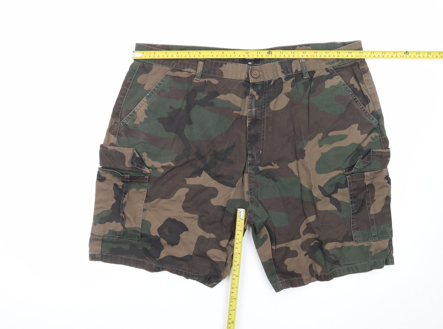 boohooMAN Men's Green Camouflage Cargo Shorts Size 40 Regular Fit