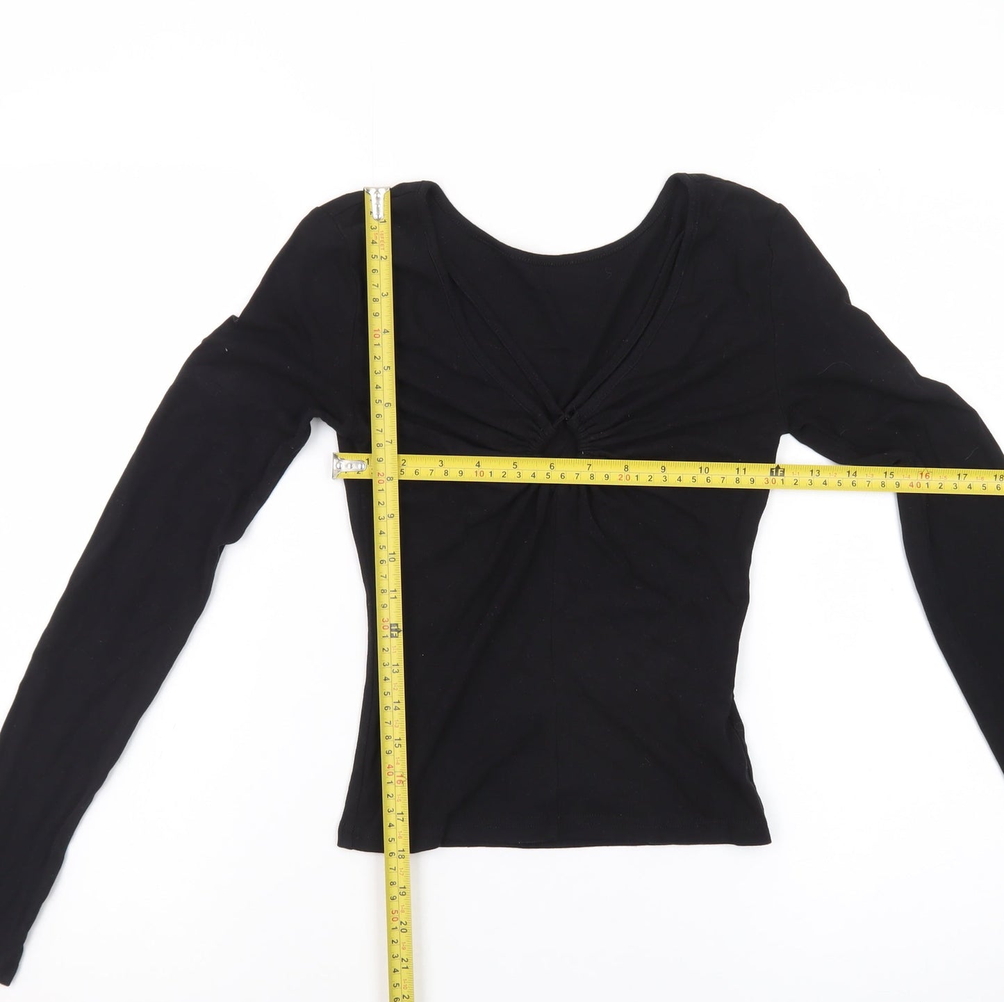 Commense Women’s Black XS Cropped Long Sleeve V-Neck Top