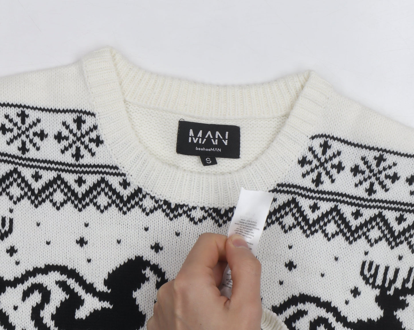 boohooMAN Men's White Christmas Graphic Knit Jumper Size S