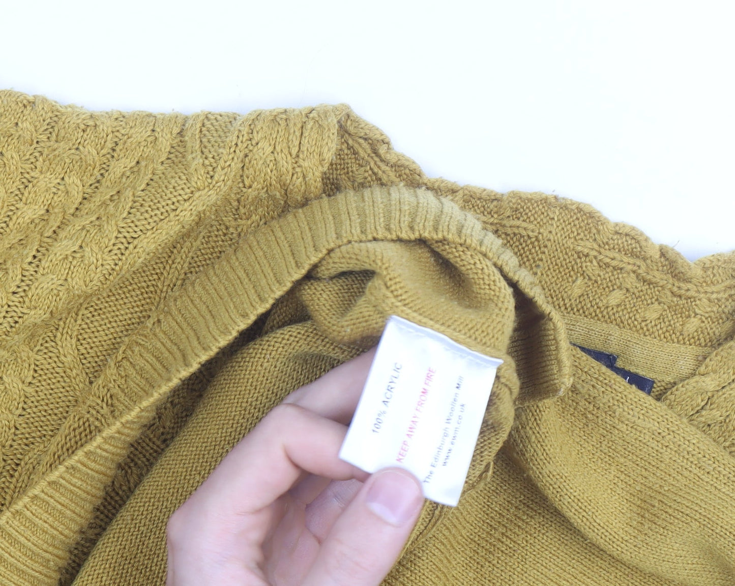 Isle Essentials Women's Yellow Cable-Knit V-Neck Acrylic Jumper Size 18-20
