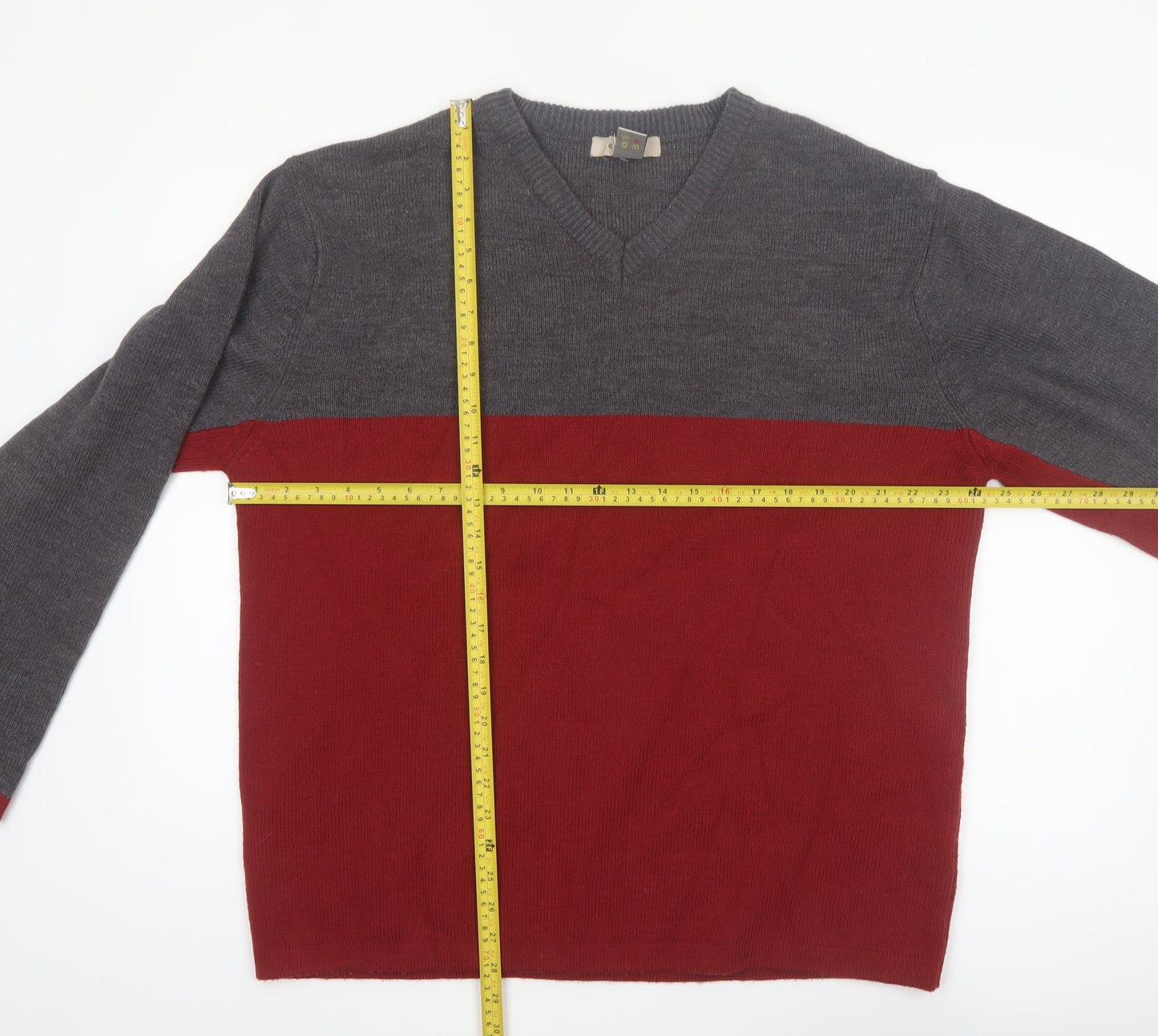 Retreat Men's Grey Red V-Neck Acrylic Pullover Jumper L