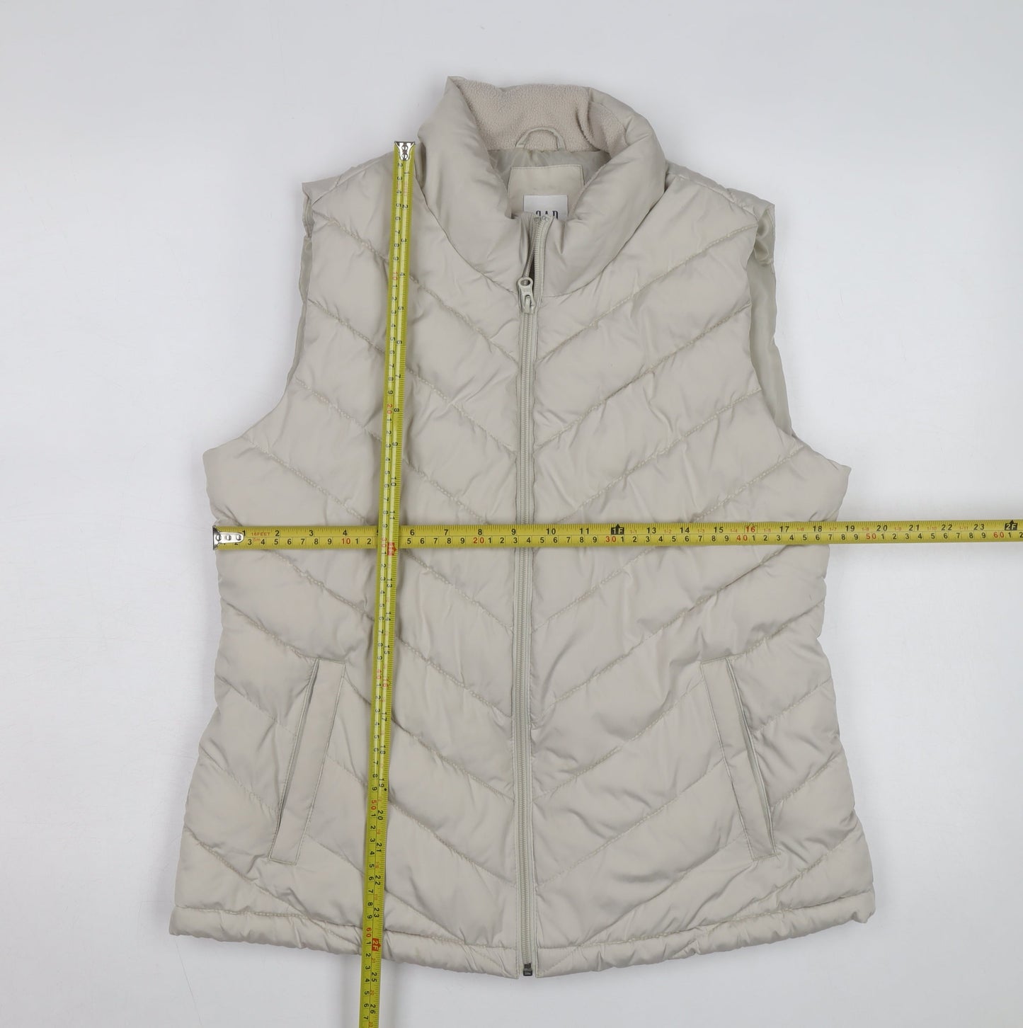 GAP Men Beige Puffer Waistcoat L Quilted Sleeveless Jacket
