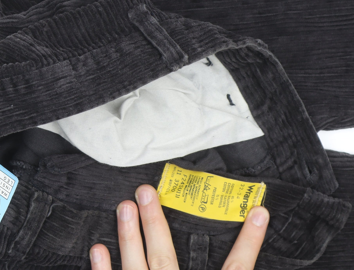 Wrangler Men's Black Corduroy Straight Jeans 32W 34L Regular Fit