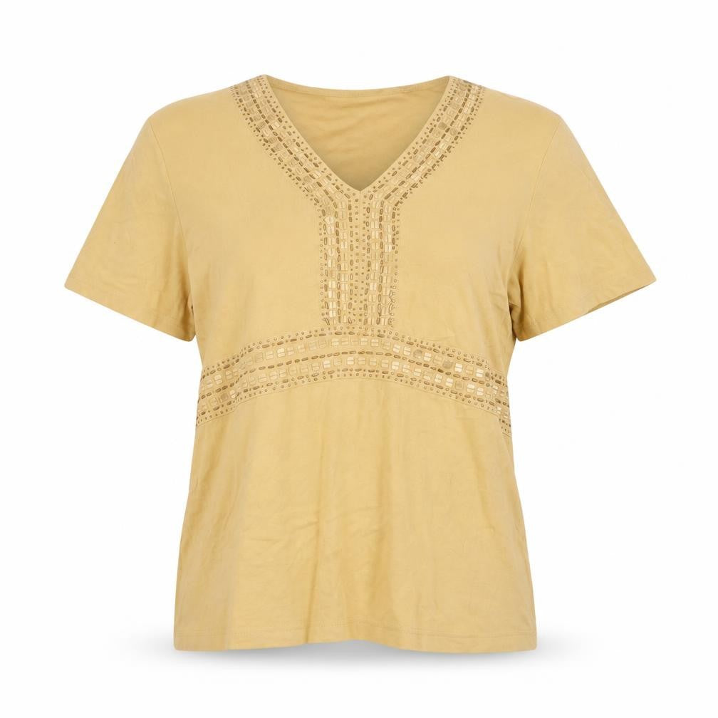 Style by EWM Women Beige V-Neck Beaded T-Shirt Size 18