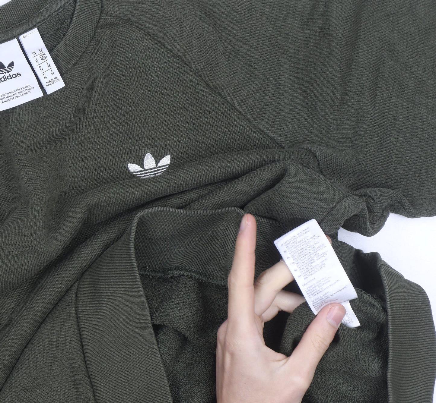 Adidas Men Green Crew Neck Pullover Sweatshirt M Regular Fit