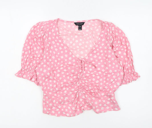 Prewornwholesale purple cropped slim fit active T-shirt with short sleeves and a high neckline.