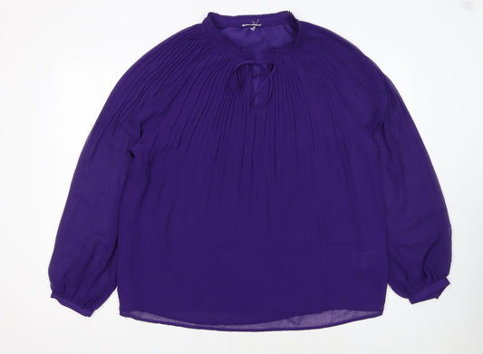 Prewornwholesale purple cropped slim fit active T-shirt with short sleeves and a high neckline.