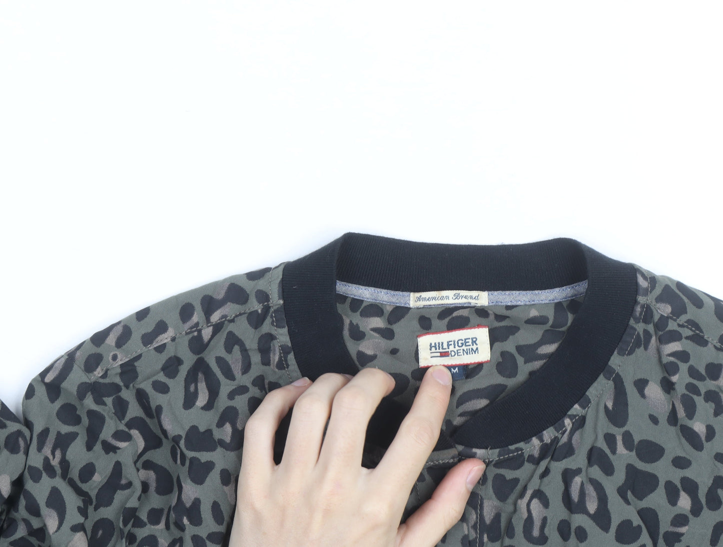 Hilfiger Denim Women's Green Animal Print Blouse M Long Sleeve