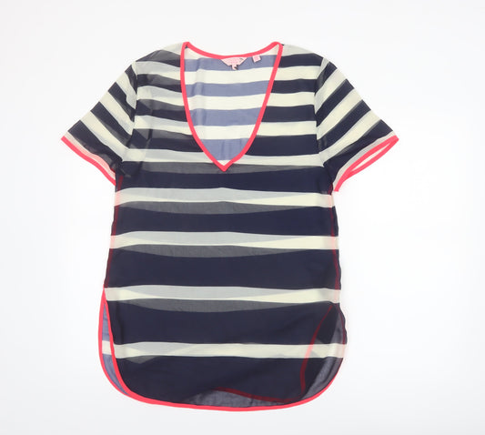 Prewornwholesale purple cropped slim fit active T-shirt with short sleeves and a high neckline.